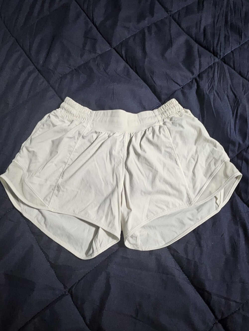 Lululemon Hotty Hot Shorts 6 Tall
